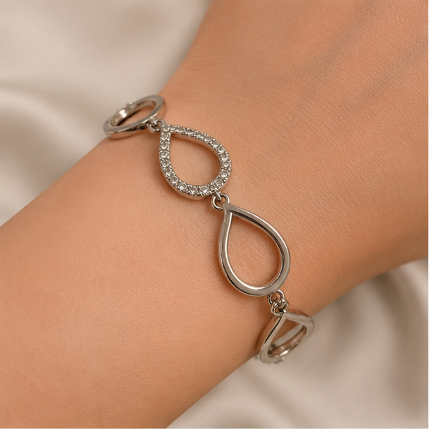 Silver Teardrop Link Bracelet - Image 3
