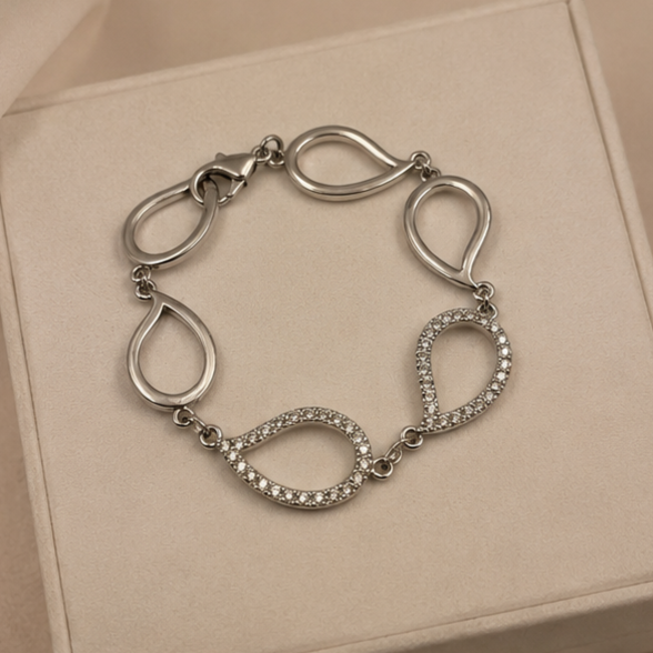 Silver Teardrop Link Bracelet