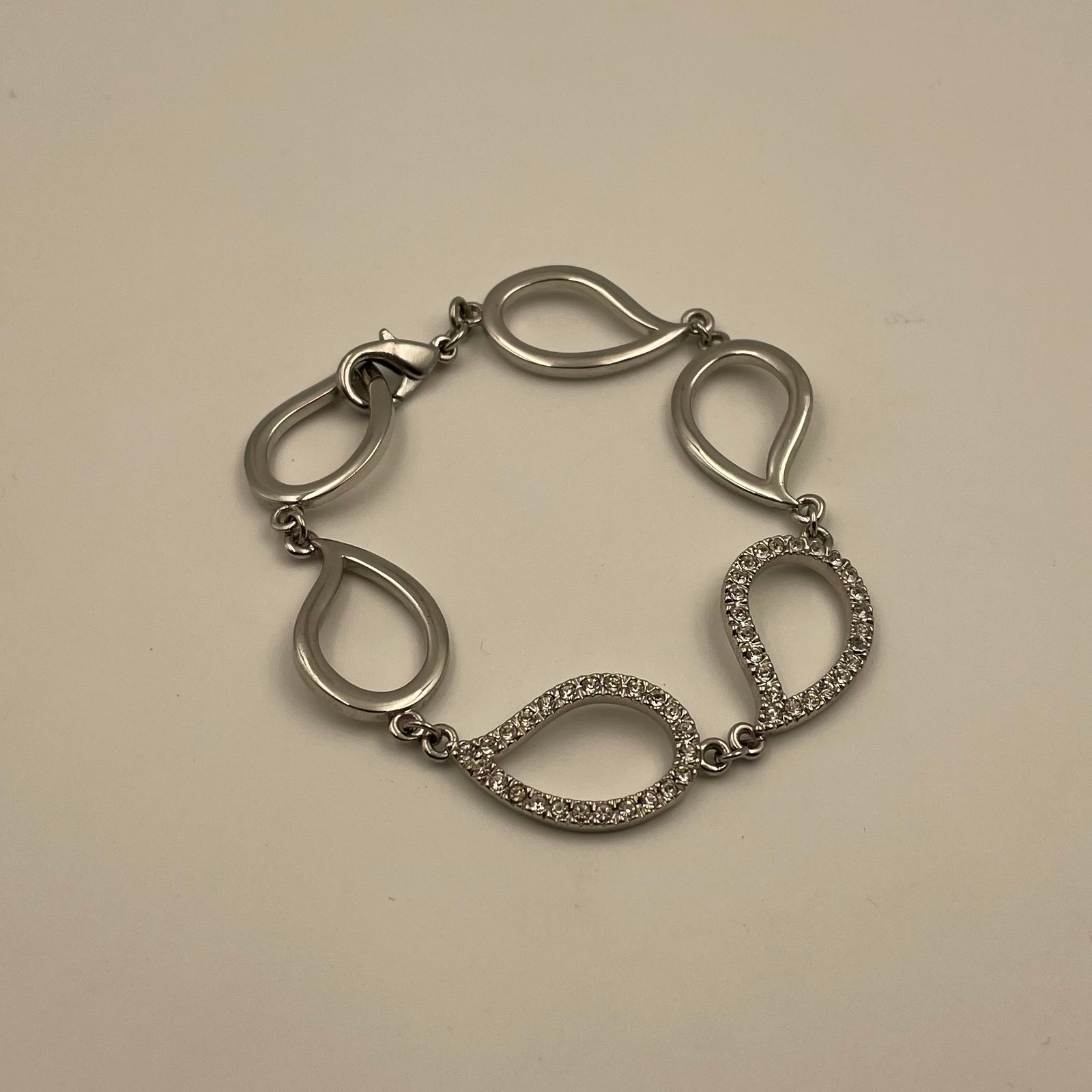 Silver Teardrop Link Bracelet - Image 5